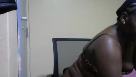 hairypussybigassy001 online show from February 16, 1:27 pm