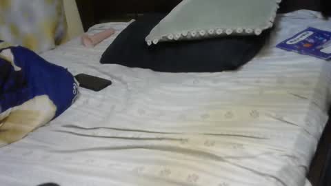 hairypussybigassy001 online show from September 11, 6:42 pm