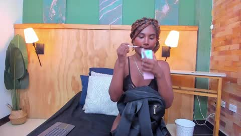 Halley Lorens online show from April 9, 7:08 pm