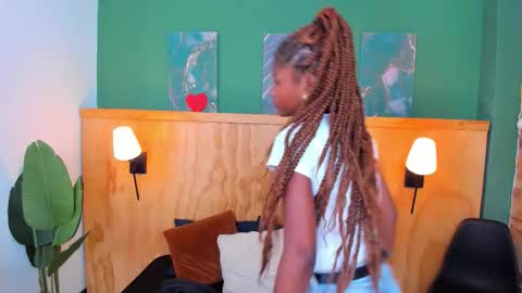 Halley Lorens online show from October 11, 7:06 pm