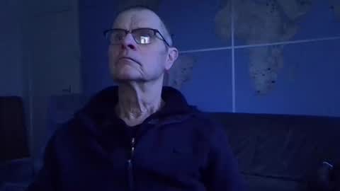 Prefer men 80 online show from December 14, 3:18 pm