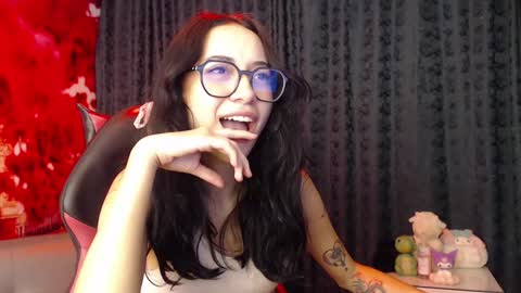 Hanaku  online show from January 10, 8:15 pm