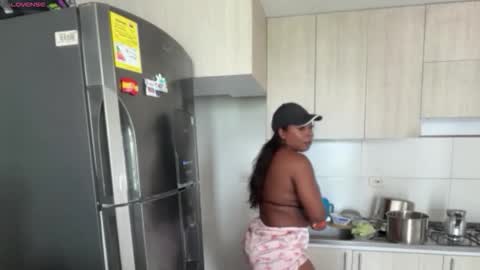 Hana  online show from October 30, 1:44 pm