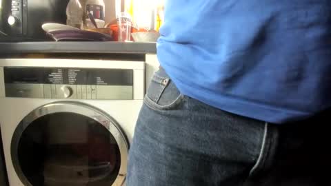 handncocknocum online show from February 10, 11:36 am