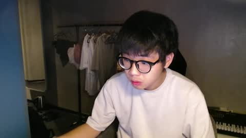 handsome_mannn online show from October 24, 9:59 pm