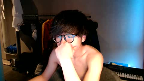 handsome_mannn online show from June 9, 6:29 pm