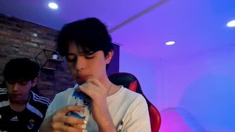 leonardfarrucknick and otis online show from March 25, 12:34 pm