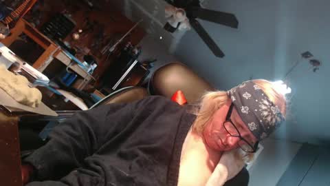 Handystudman online show from February 17, 1:11 pm