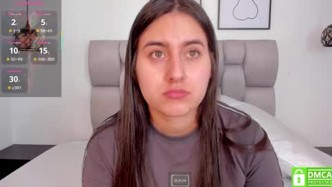 hanna__evans_ online show from April 5, 12:02 pm