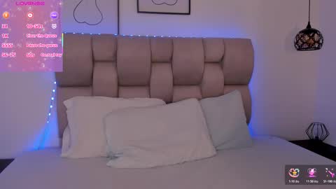 hanna__evans_ online show from January 13, 12:24 pm