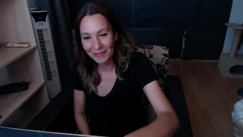 hanna_ha online show from June 13, 6:40 pm