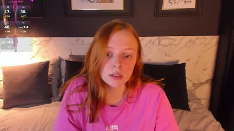 Snapshot of hanna_melon chatting on December 15, 8:47 pm Hanna next stream is Mo 8pm-6am by CET online show from December 15, 8:47 pm
