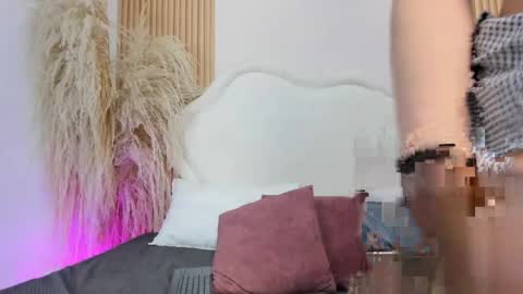 Hanna online show from April 14, 2:42 pm