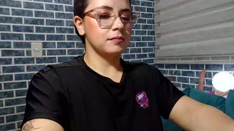 hanna_moons online show from April 22, 3:57 am