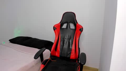 Hannah Milton online show from March 7, 8:53 pm