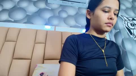 hannah_teehn online show from December 16, 7:09 pm