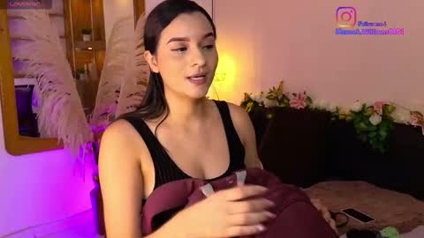 Hannah Williams online show from December 16, 9:43 pm