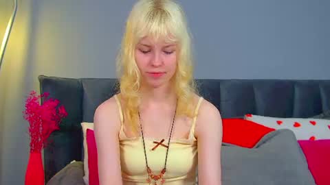 Hannah online show from June 18, 9:14 am