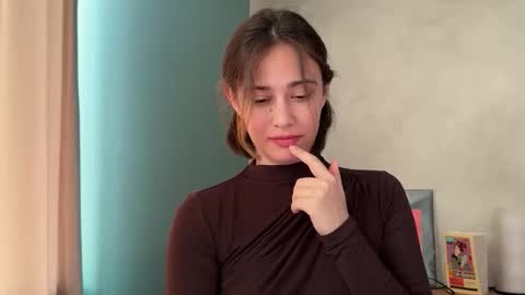 hannahinto online show from April 15, 1:58 pm