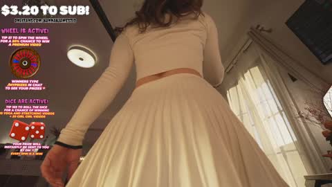 Hannah James online show from November 1, 4:50 pm