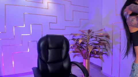 HANNAH J online show from September 11, 5:58 pm