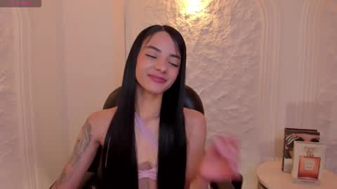 HANNAH J online show from November 2, 7:14 pm