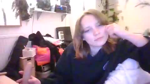 Hannah online show from April 6, 8:54 pm