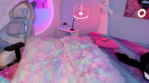 Hannah online show from October 23, 6:42 pm