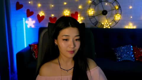 hannarosie online show from March 8, 8:14 pm