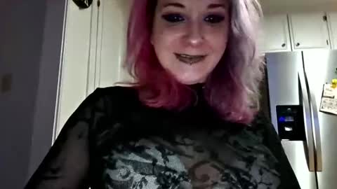 hannibeexl online show from December 18, 6:31 am