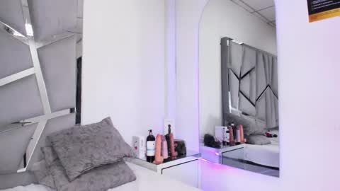 hanny_watson online show from September 29, 7:02 pm