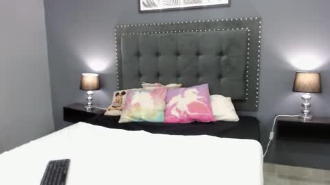 hanyo_and_cattie online show from December 7, 1:57 pm