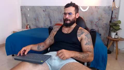 hanz_col online show from December 16, 1:13 am