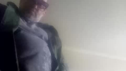 happydick69a online show from November 17, 6:05 am