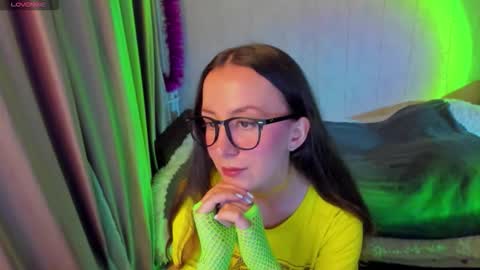 Stephanie online show from November 6, 6:00 pm