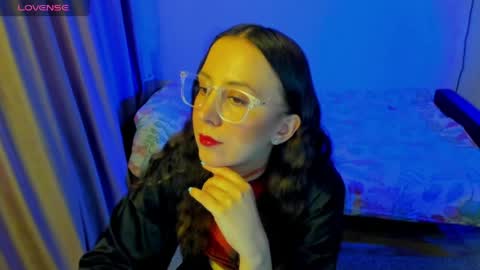 Stephanie online show from June 1, 5:25 pm