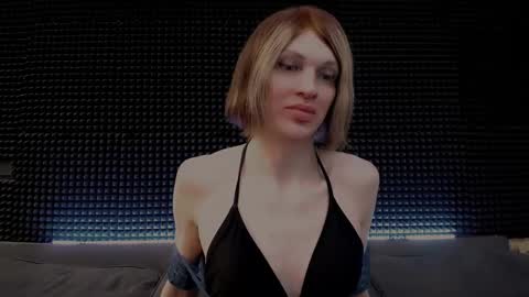 Miss Hardy online show from March 15, 3:22 am