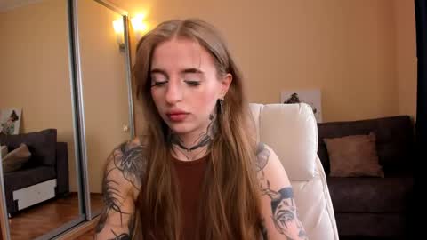 Julia online show from March 18, 7:03 am