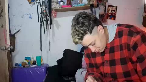    online show from February 8, 3:00 pm