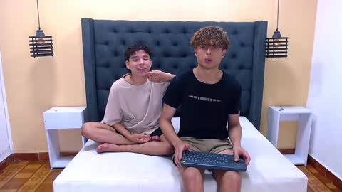 Hasan and Barry Boyfriends online show from January 9, 1:39 am