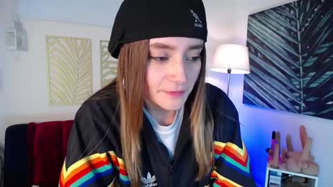 Nicole online show from March 7, 4:02 am