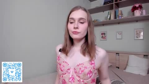 Mia online show from April 14, 8:17 am