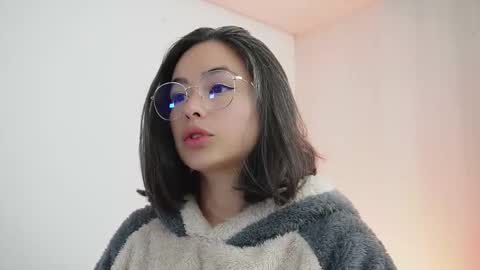 hawaiibliss_18 online show from February 5, 9:29 pm