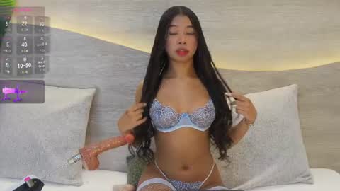   Hayden Baez  online show from July 27, 5:05 am