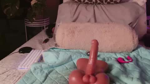 Hazeleo online show from October 11, 2:49 am