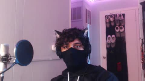 heartbreakbaddie online show from February 22, 6:21 pm