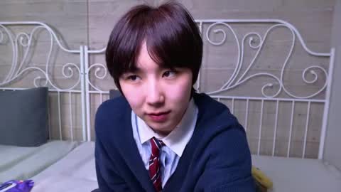 HEEJIN online show from April 5, 3:20 pm