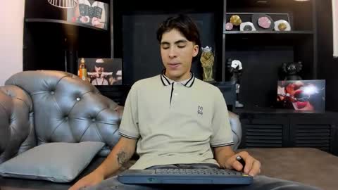 heellboy_ online show from October 30, 9:04 pm