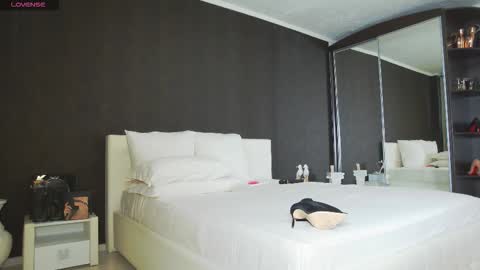 Helen online show from October 26, 11:00 am