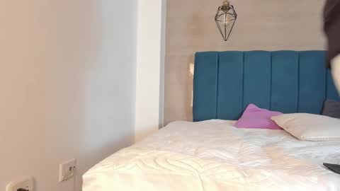 heidi_feuer online show from October 18, 12:31 pm